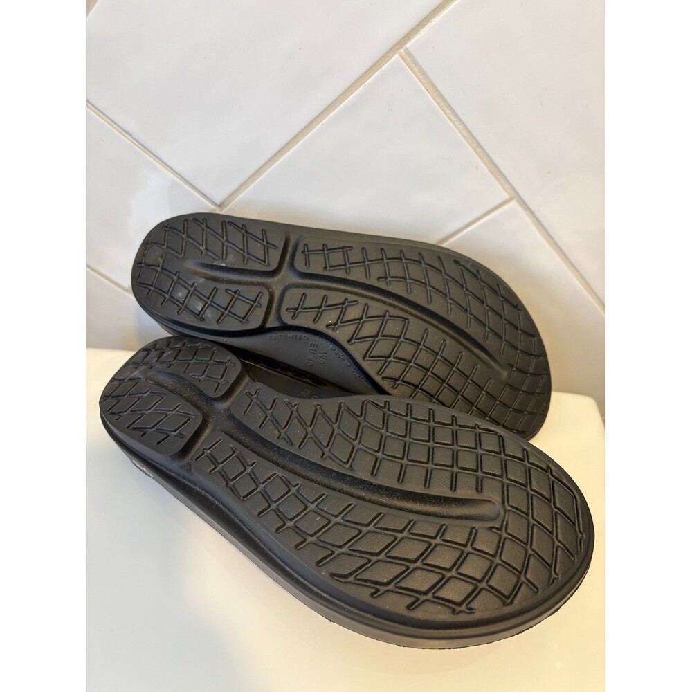 Oofos Womens OOlala Recovery Sandal Size 40 9 Black Shiny Thong Flip Flop Slides - Picture 4 of 8